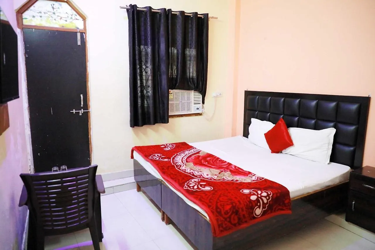Oyo Hotal Ar Palace Varanasi 3*,  India